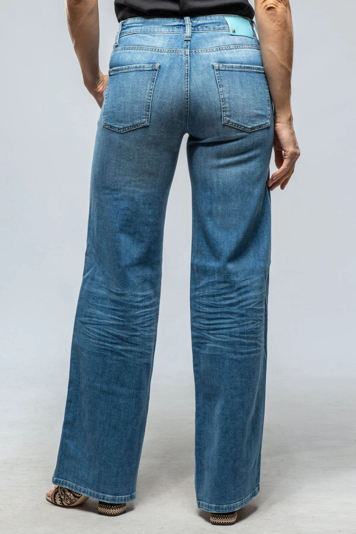 Aimee Wide Leg Jean In Washed Light Blue