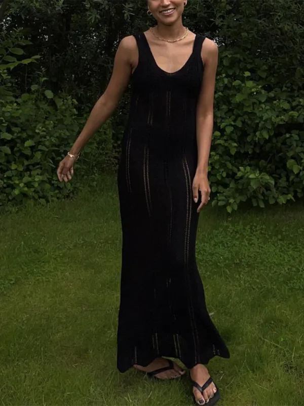 Backless Knitted Maxi Dress with Hip-Wrapped Design