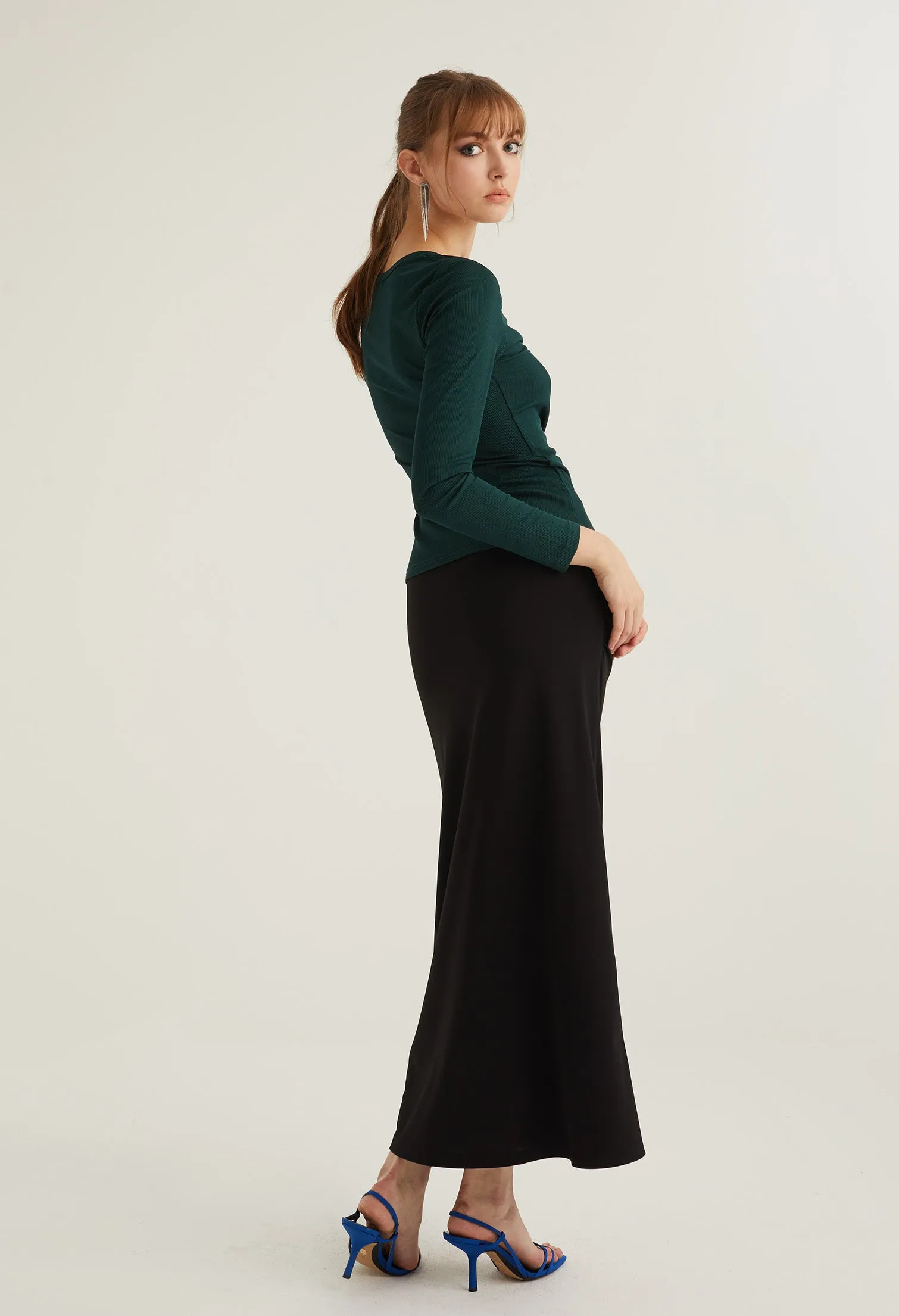 Basic Cinch Detail V Neck Top