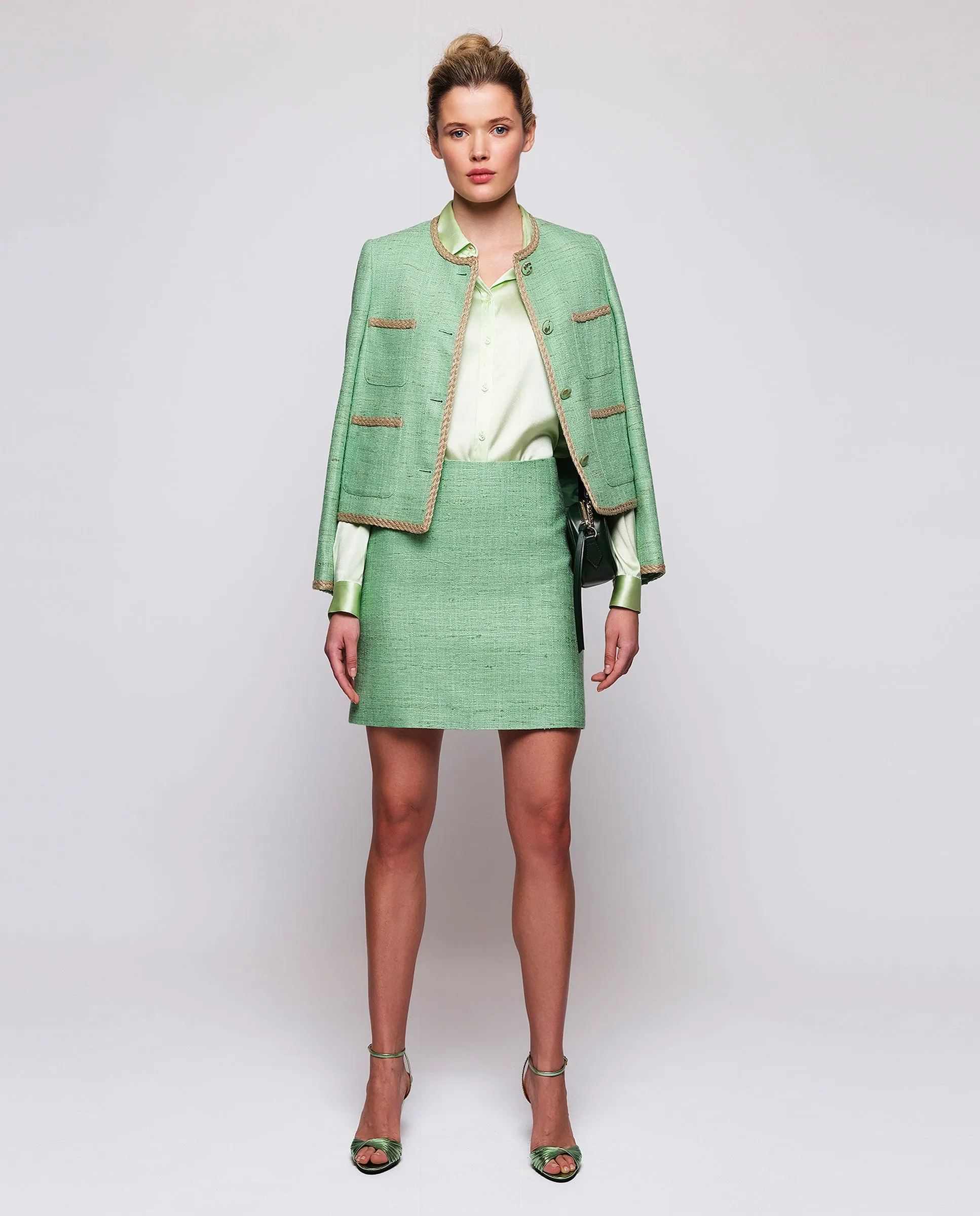 Chaqueta corta verde de tweed de seda