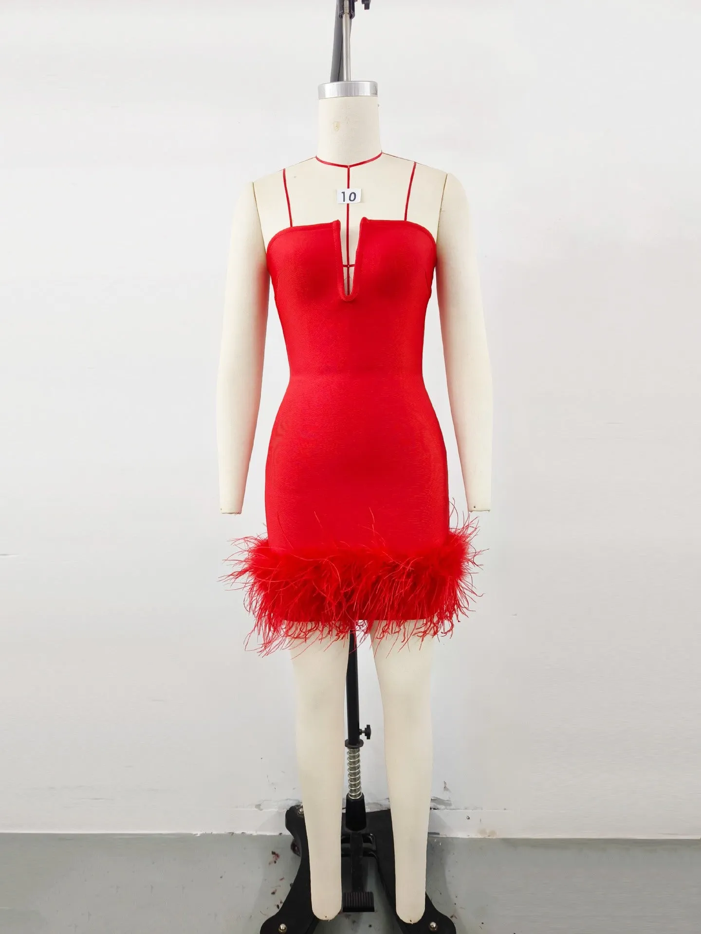 Deep V tube top ostrich feather hip-wrapped mini dress red