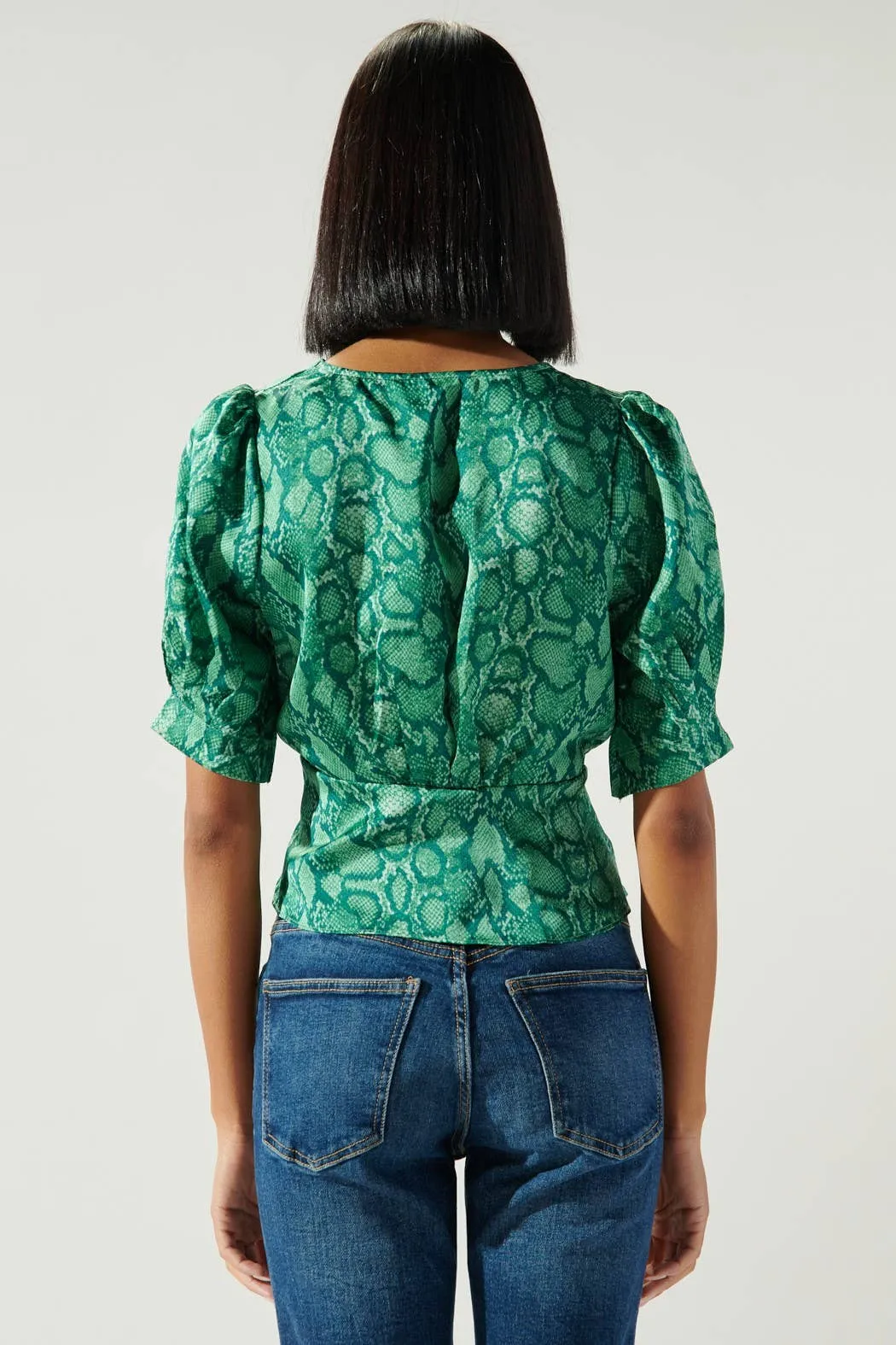 Gwendolyn Snake Print Puff Sleeve Peplum Blouse: GreenMulti