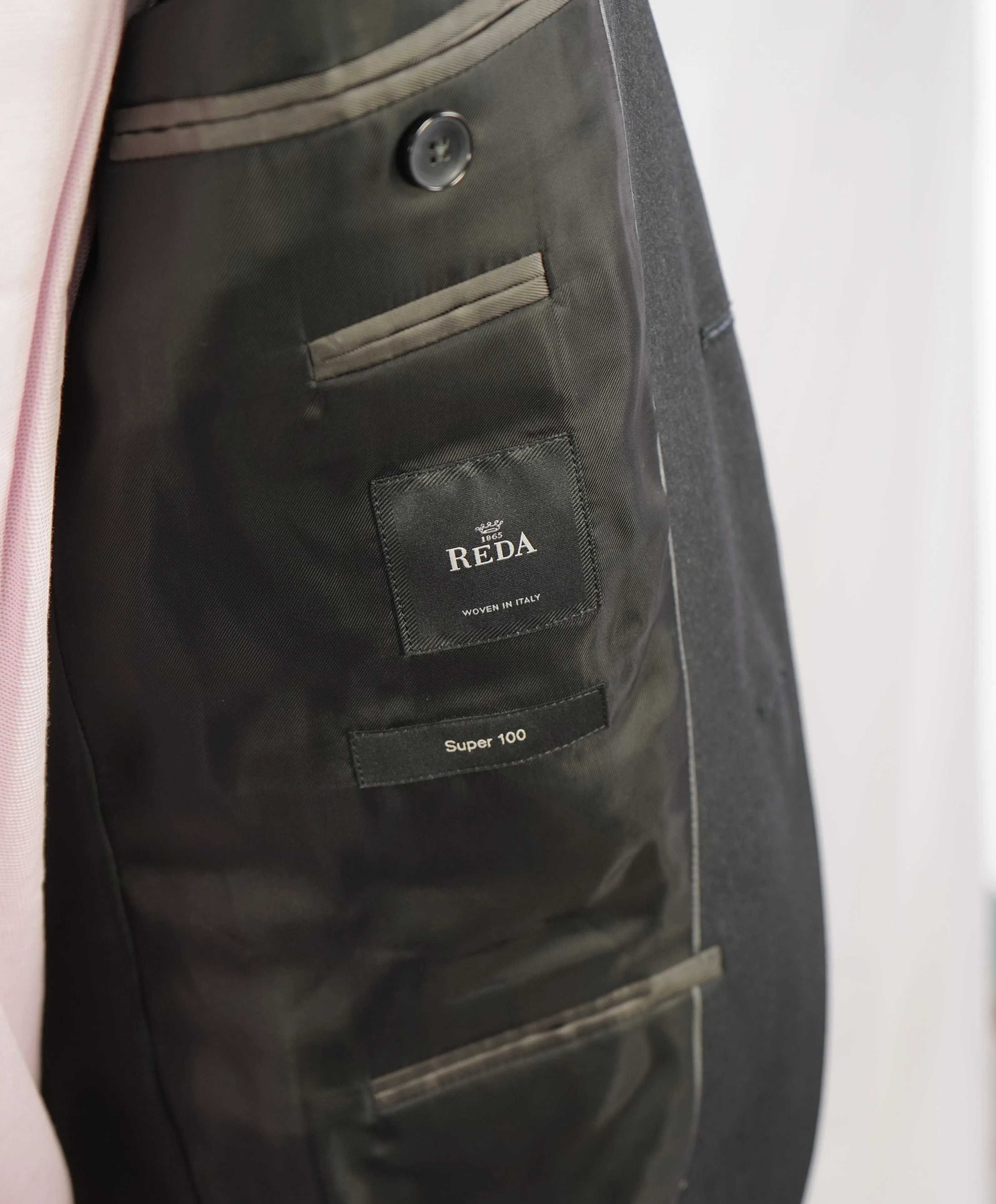 HUGO BOSS - "REDA Super100" Charcoal Gray Suit - 38S