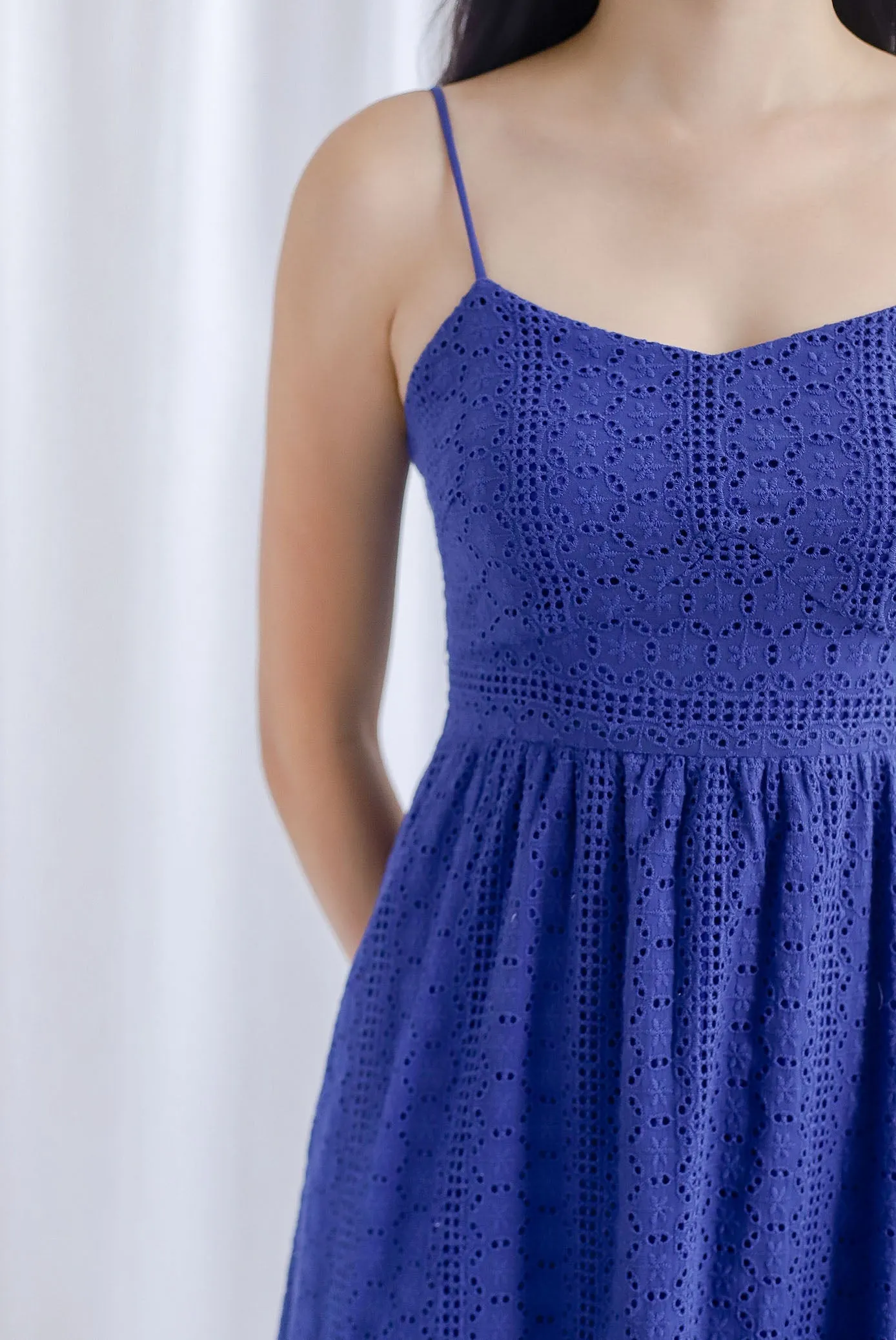 Jasmine Eyelet Spag Midi Dress In Navy Blue