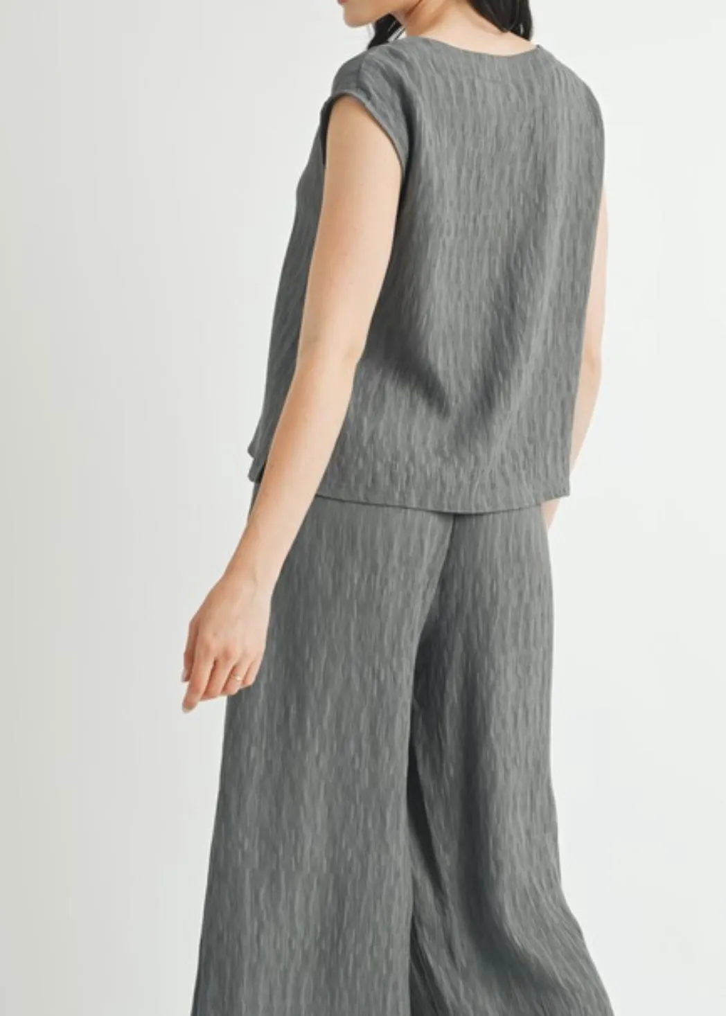Kaeli Crinkle Round Neck Top