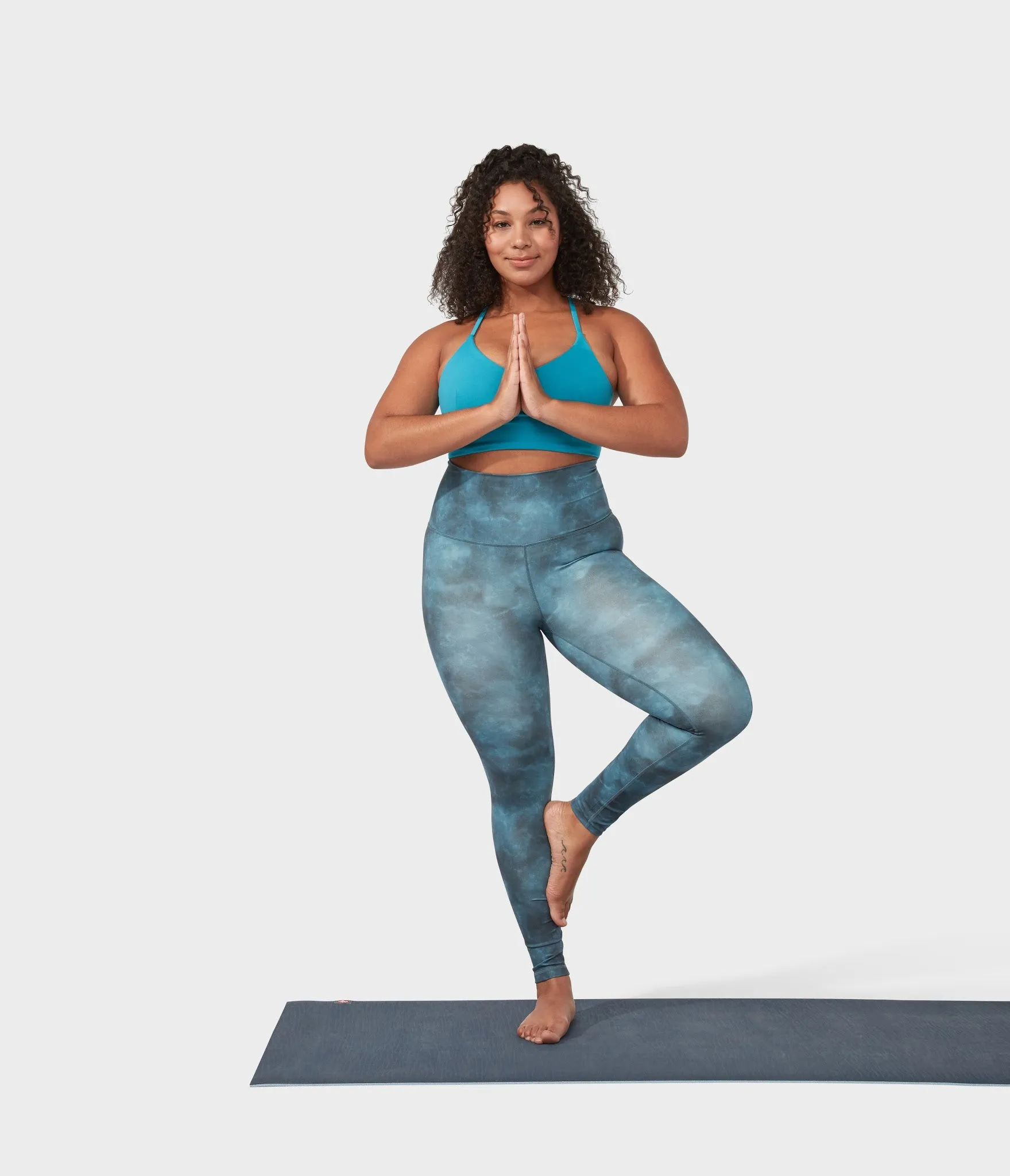 Manduka Apparel - Women's Performance Legging - High Rise Printed - Tie Dye Camo Blues