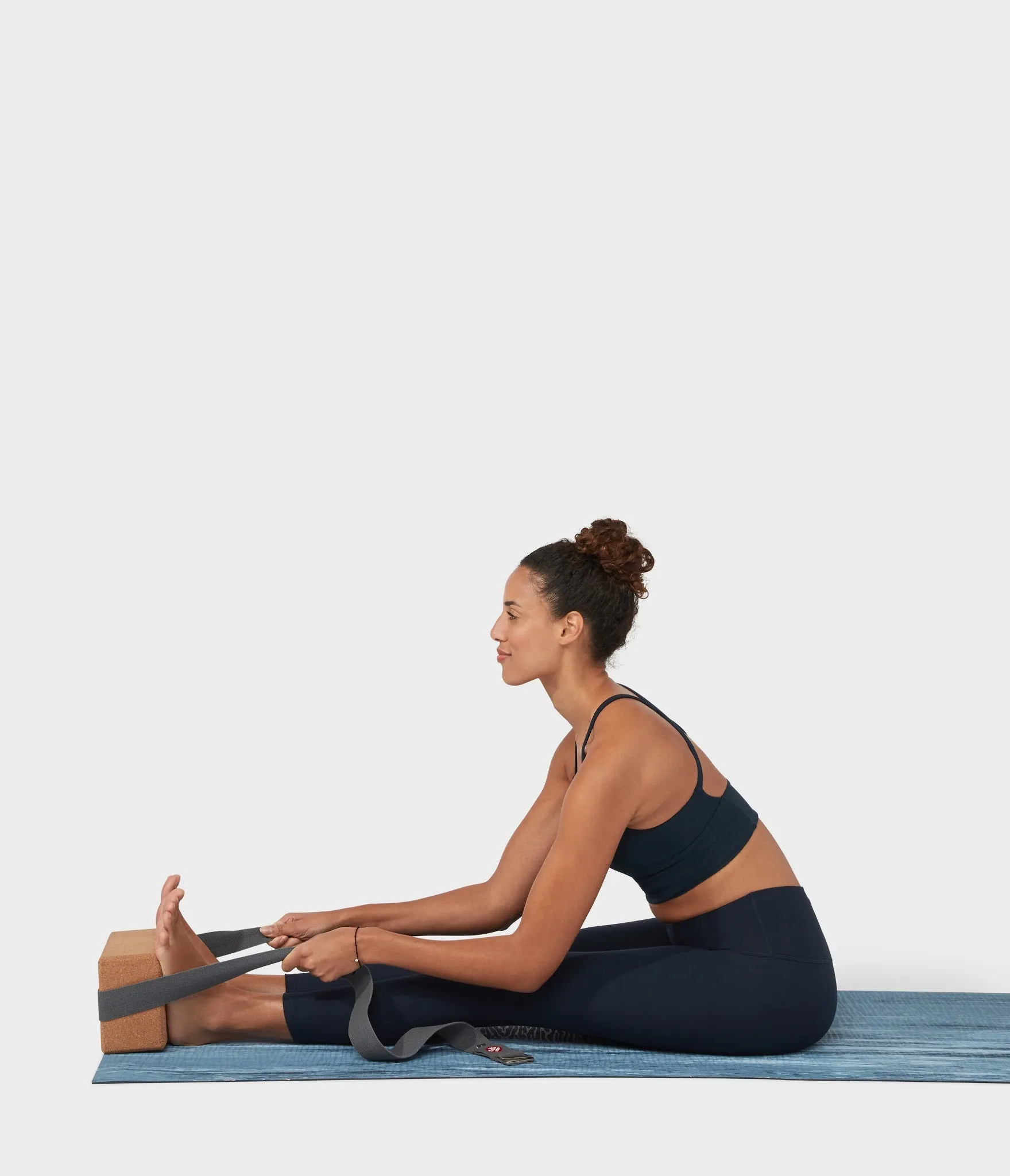 Manduka Apparel - Women's Performance Legging - High Rise W/Media Pocket - Dark Sapphire