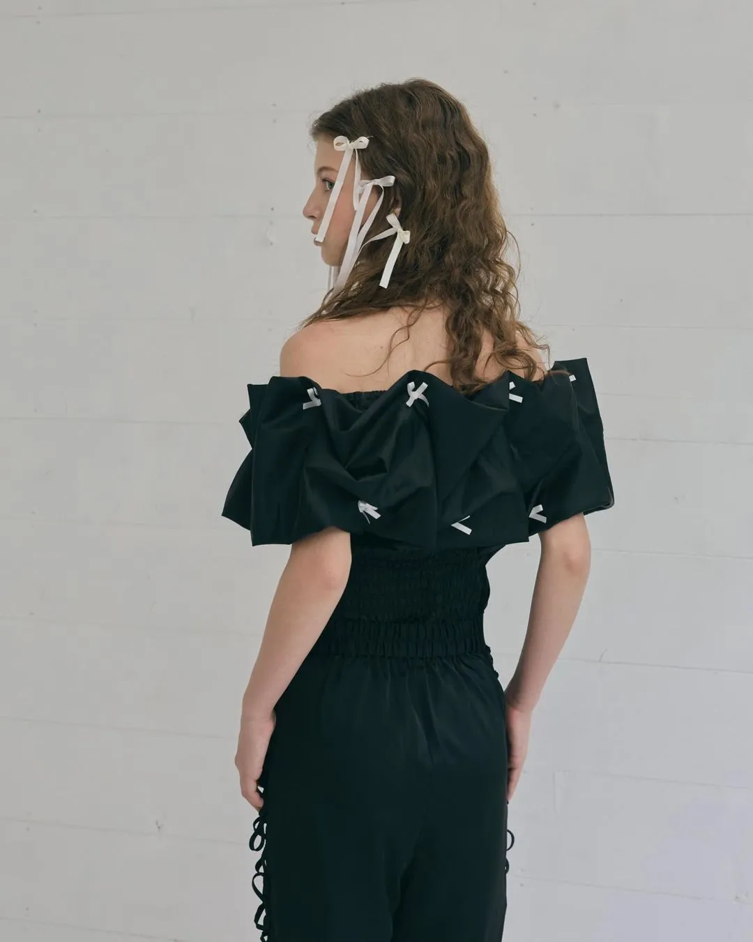 Mini Ribbon Off-shoulder Volume Tops