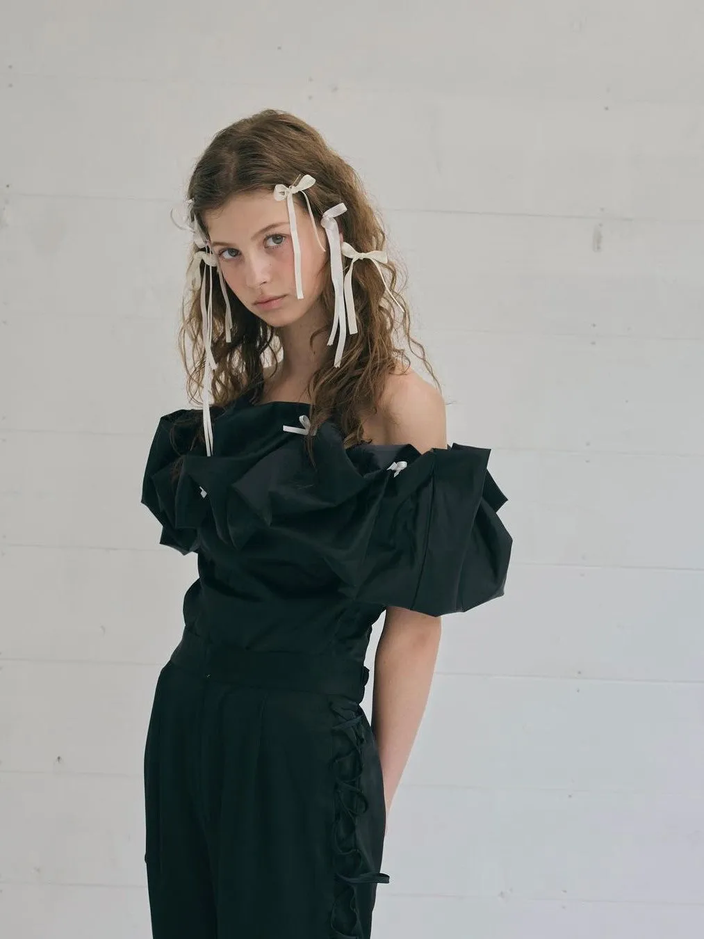 Mini Ribbon Off-shoulder Volume Tops