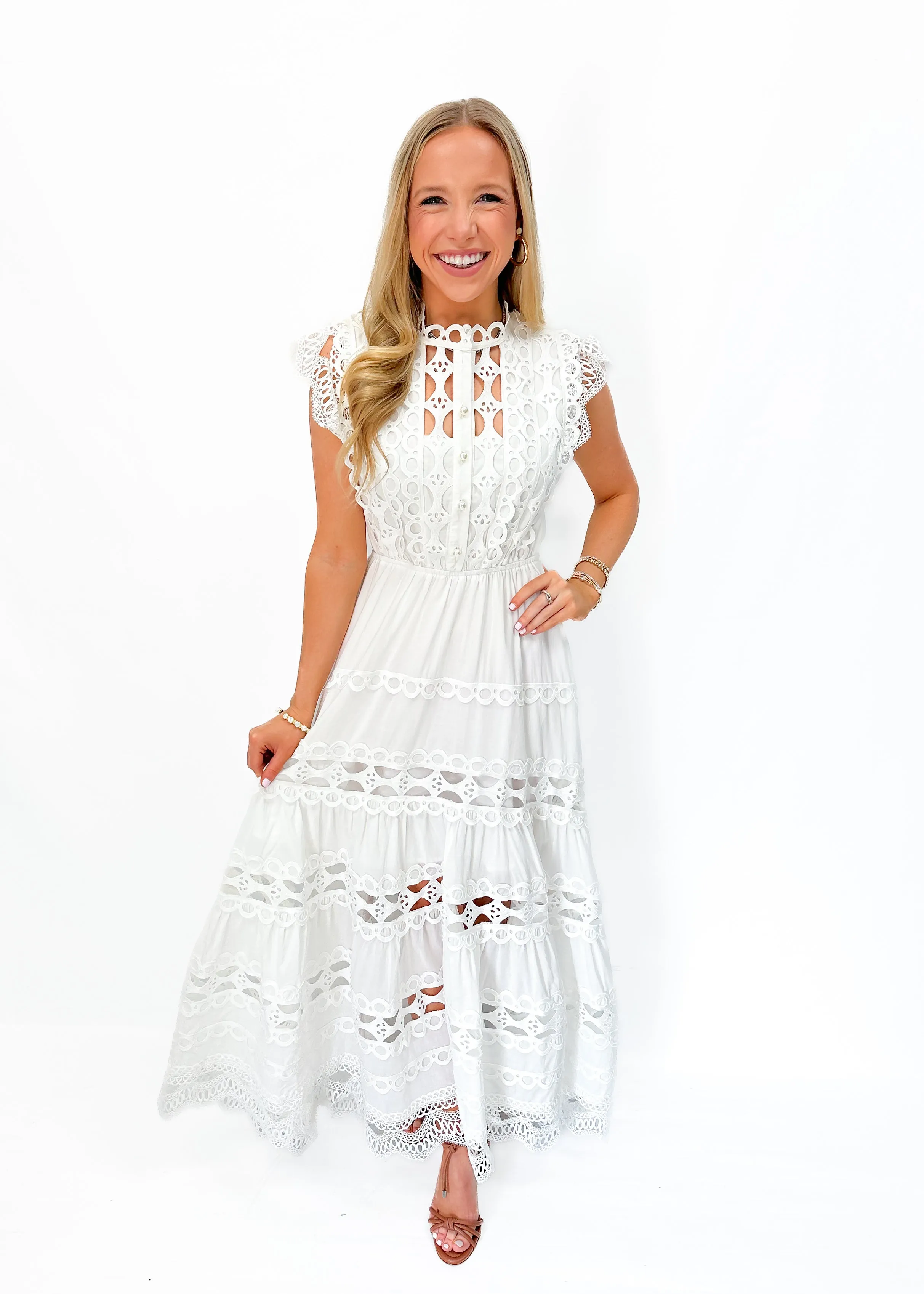 OO LA LA Sleeveless Buttoned Midi Dress - White