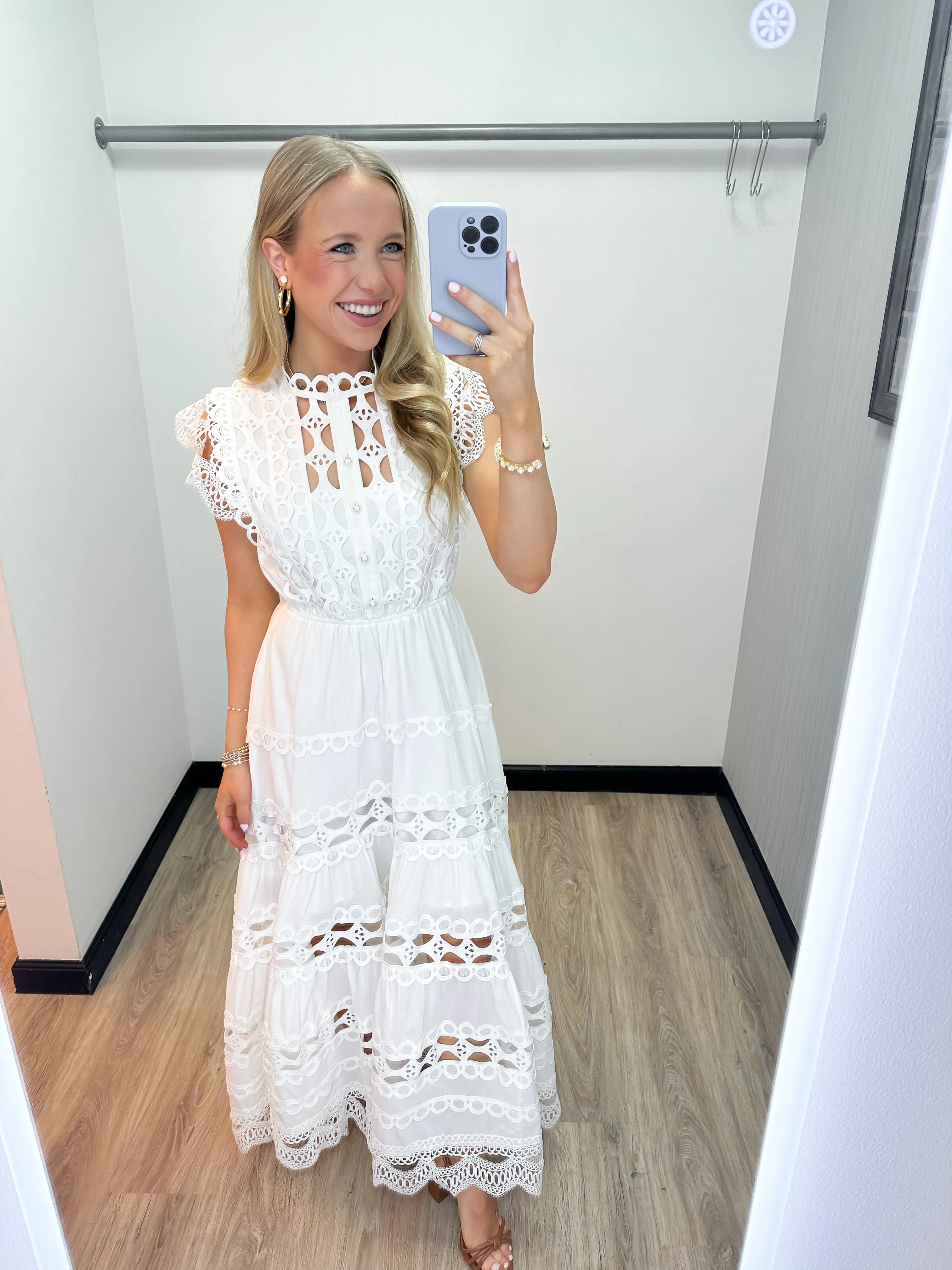 OO LA LA Sleeveless Buttoned Midi Dress - White