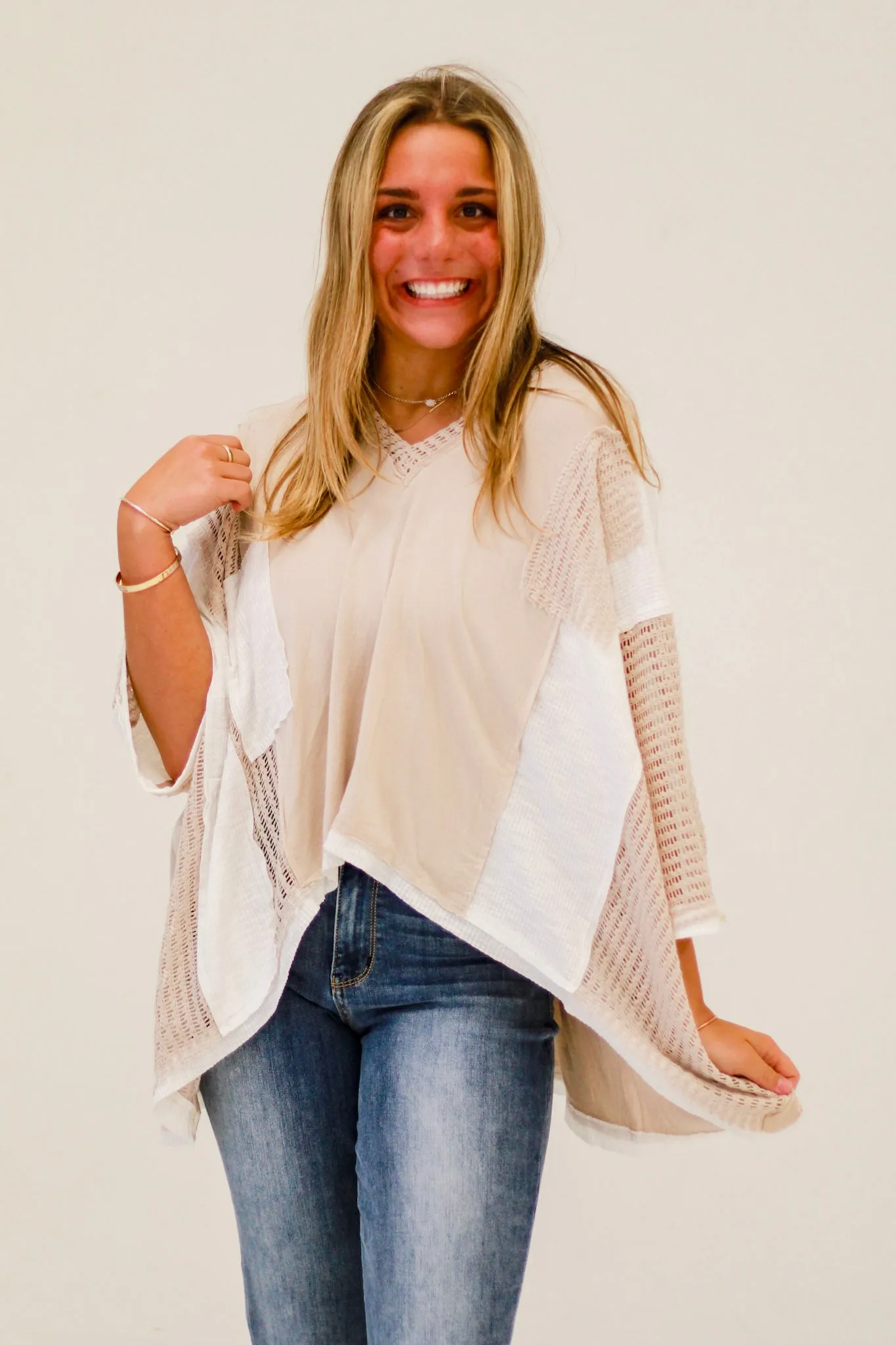 Oversize V-Neck Summer Splash Top in Oatmeal