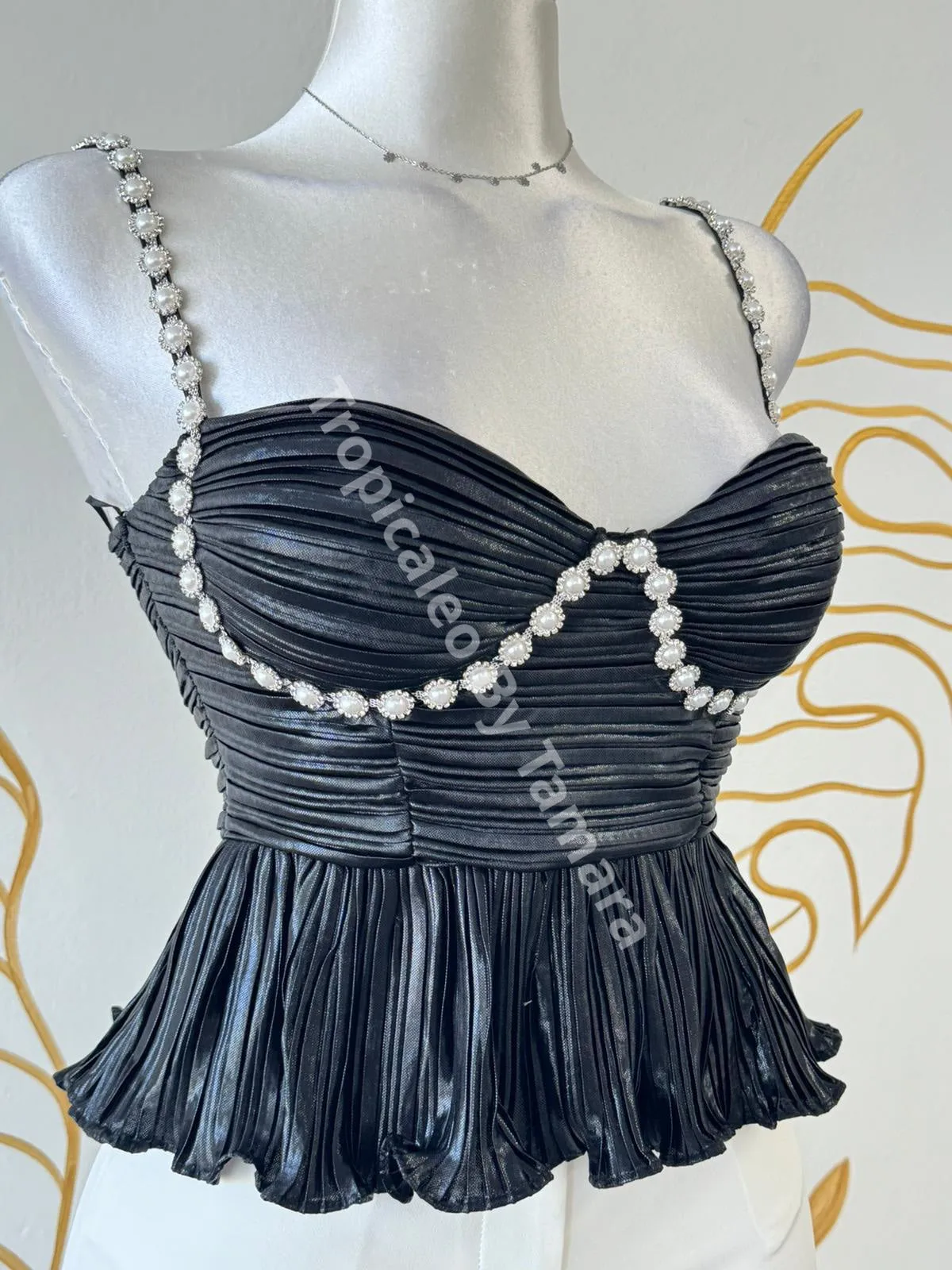 Pearl Trim Pleated Bustier Top (2 colores disponibles)