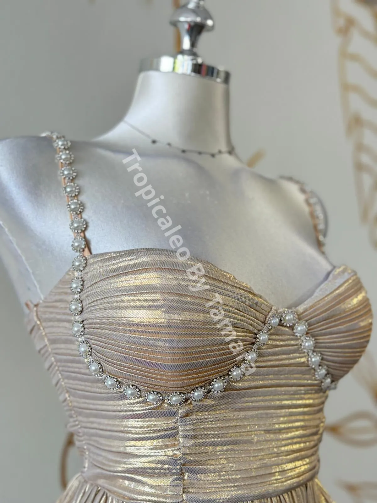 Pearl Trim Pleated Bustier Top (2 colores disponibles)