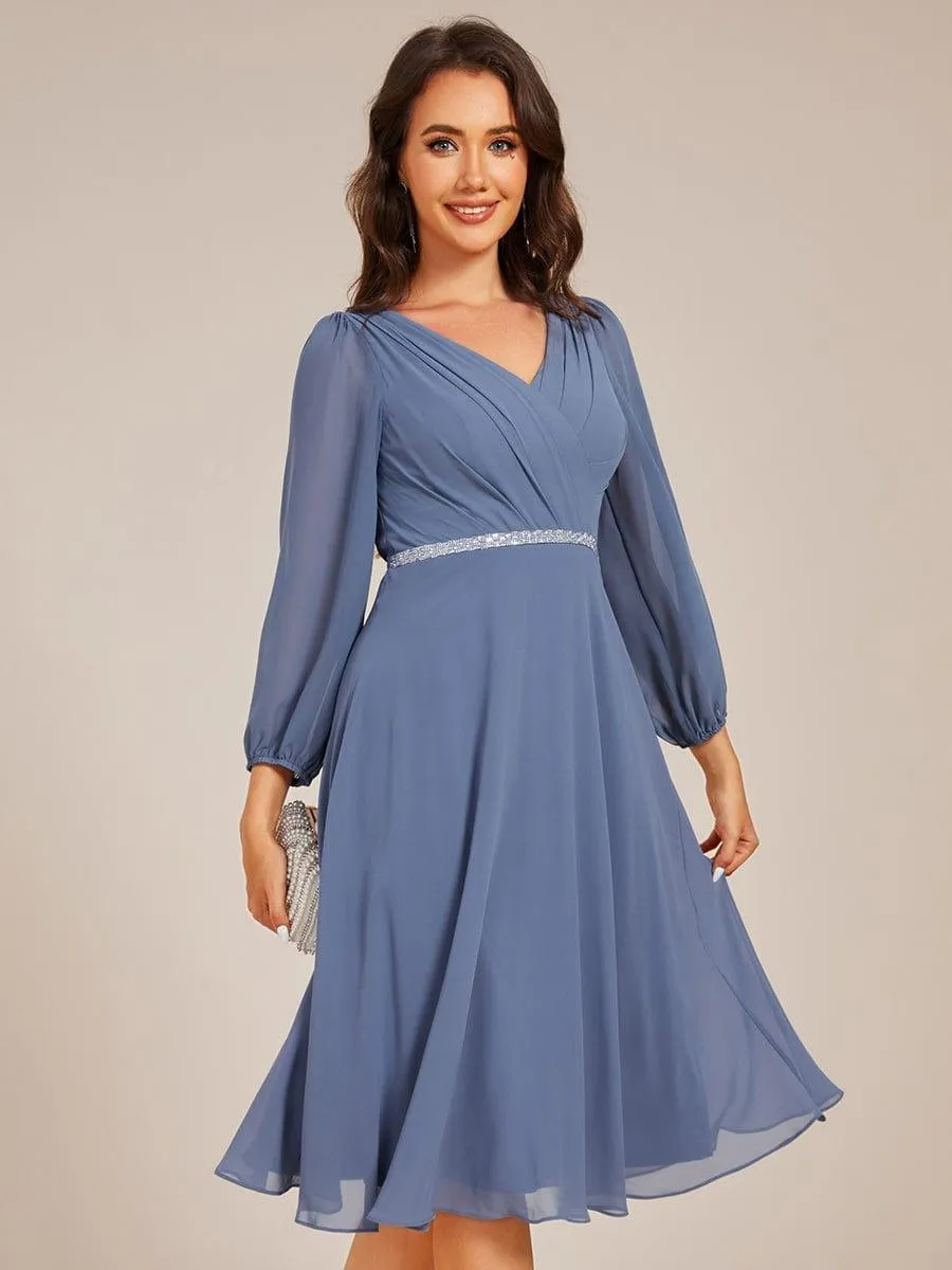 Robe d'invitée de mariage mi-longue plissée à manches longues en mousseline de soie