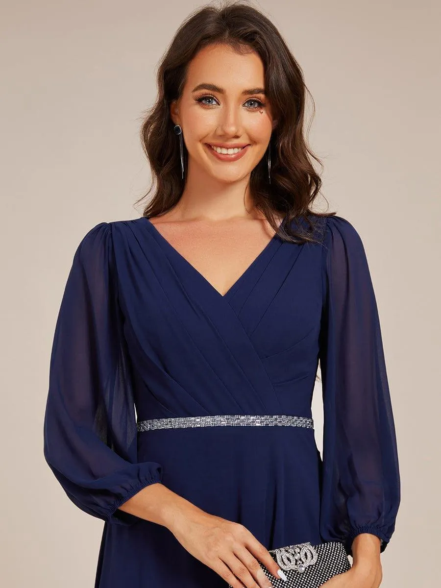 Robe d'invitée de mariage mi-longue plissée à manches longues en mousseline de soie