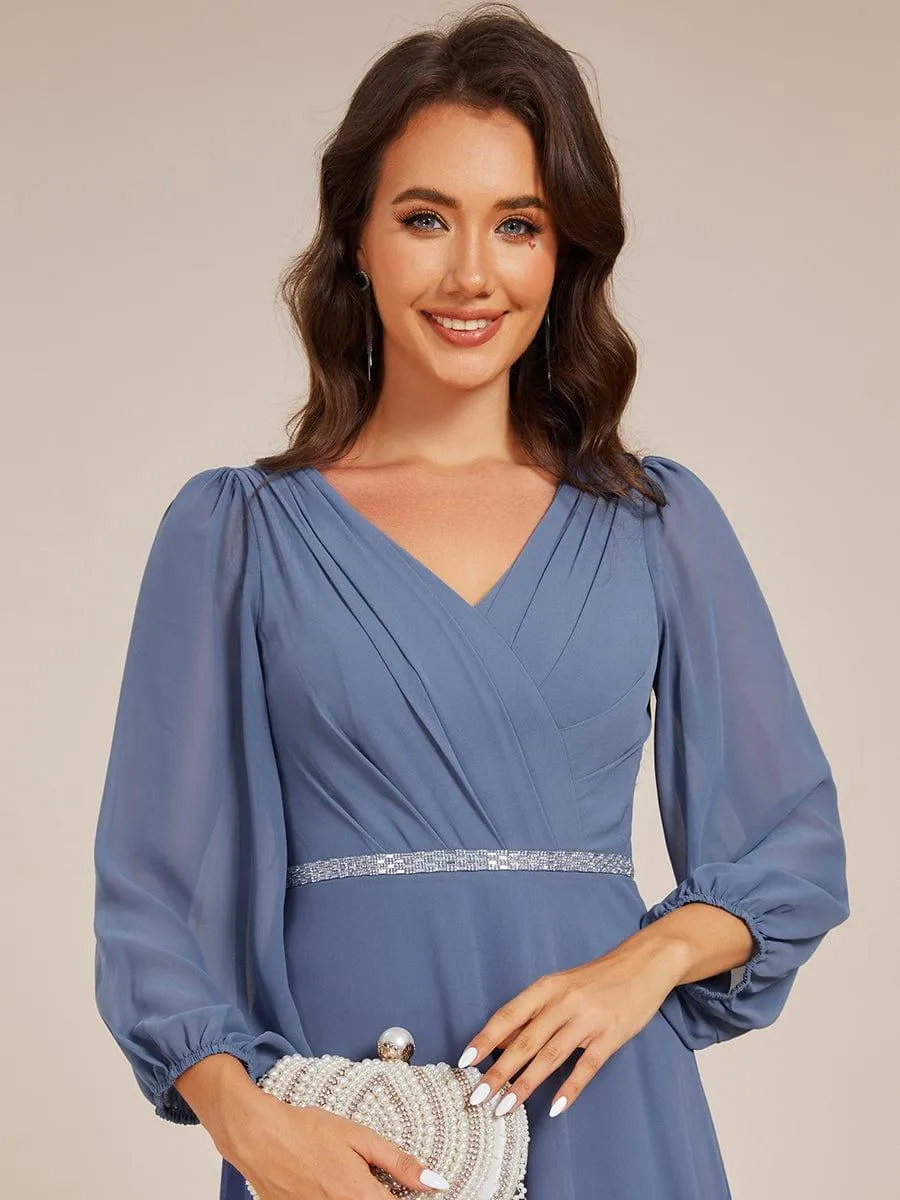 Robe d'invitée de mariage mi-longue plissée à manches longues en mousseline de soie
