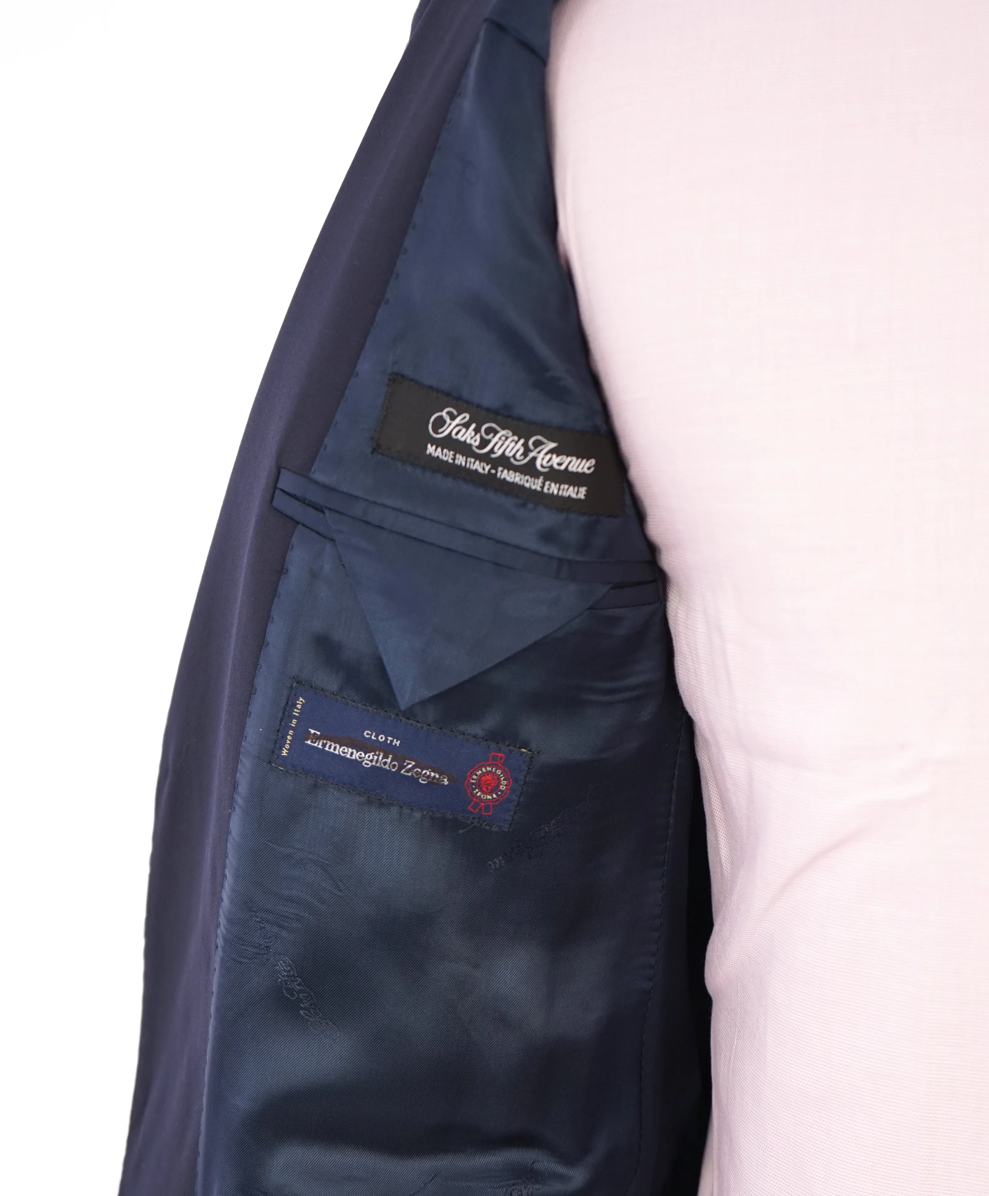 SAKS FIFTH AVENUE - By ERMENEGILDO ZEGNA "SILK" Navy Suit - 42R