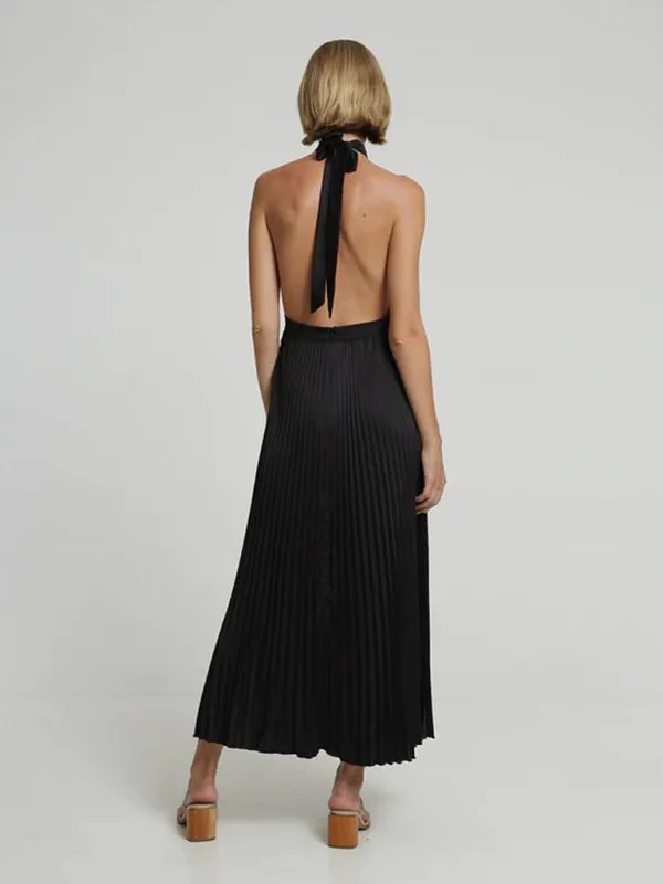 Sleeveless halterneck lace-up slim fit pleated dress