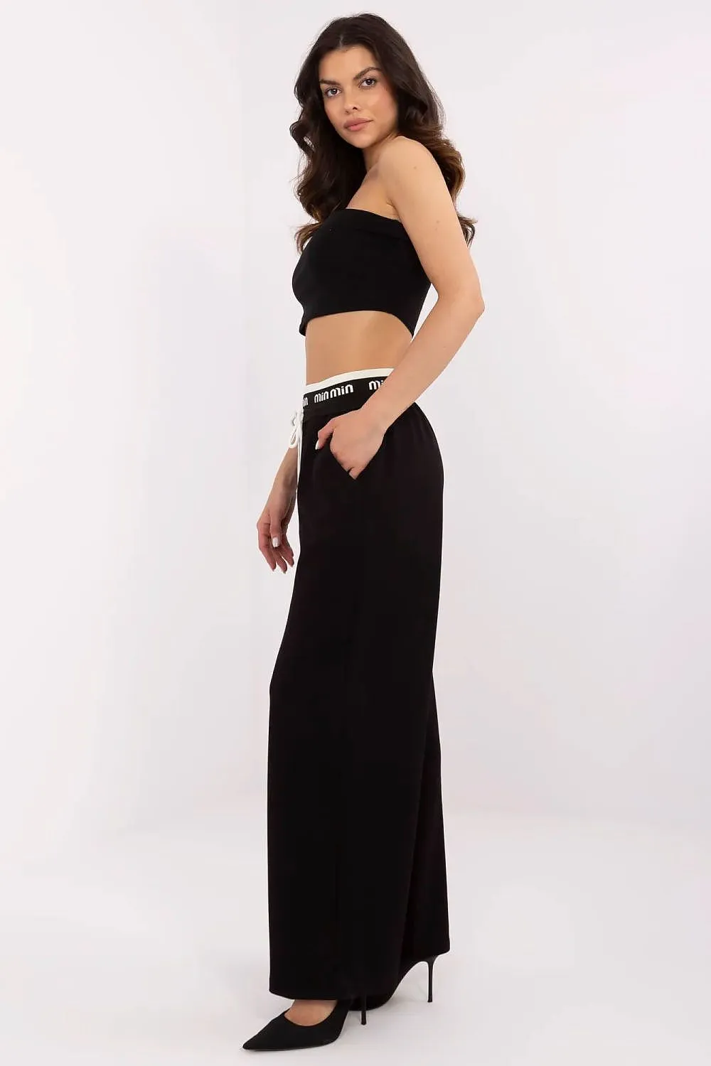 Stylish high-waisted sweatpants