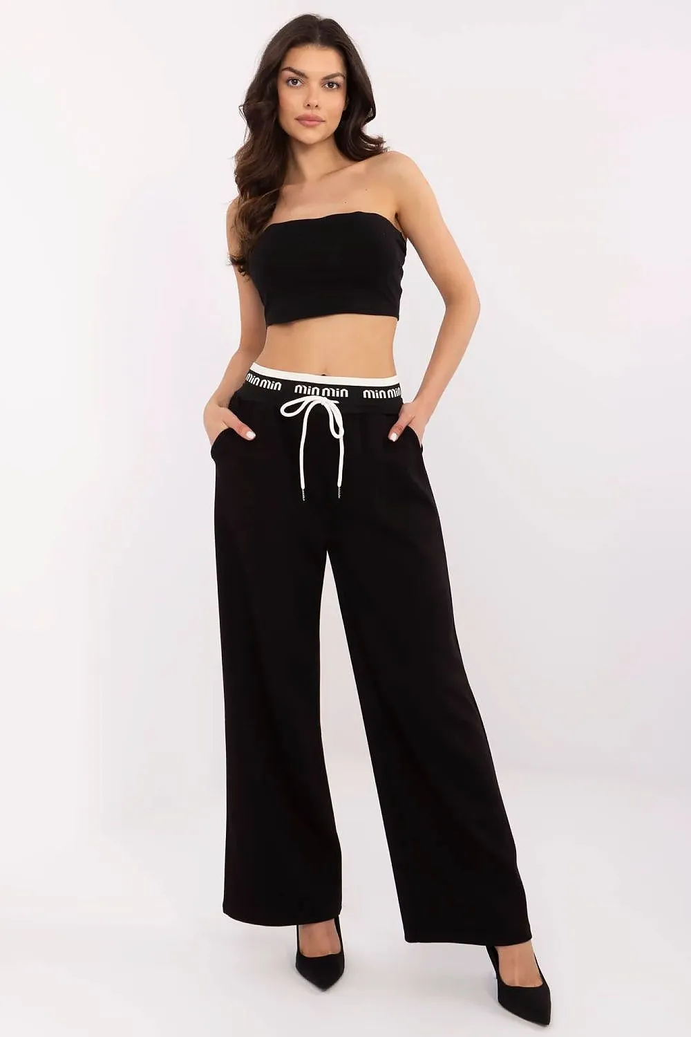 Stylish high-waisted sweatpants