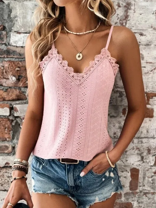 Susan - V-neck T-shirt with lace