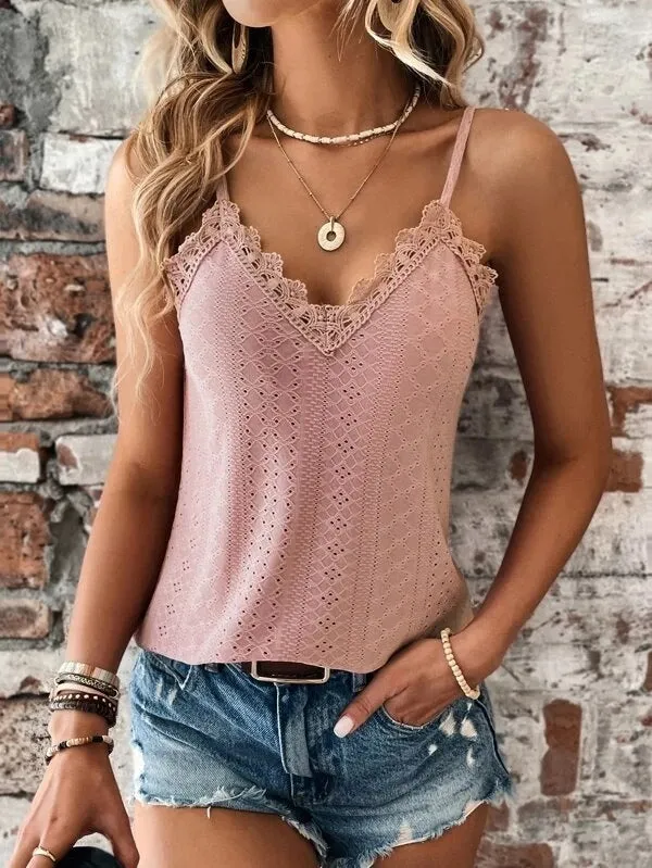 Susan - V-neck T-shirt with lace