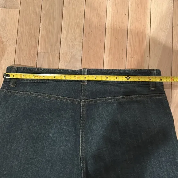 Theory Women’s Mid-High Waisted Dark Wash Jeans w/ No back pockets Size 8