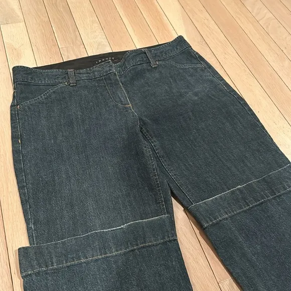 Theory Women’s Mid-High Waisted Dark Wash Jeans w/ No back pockets Size 8