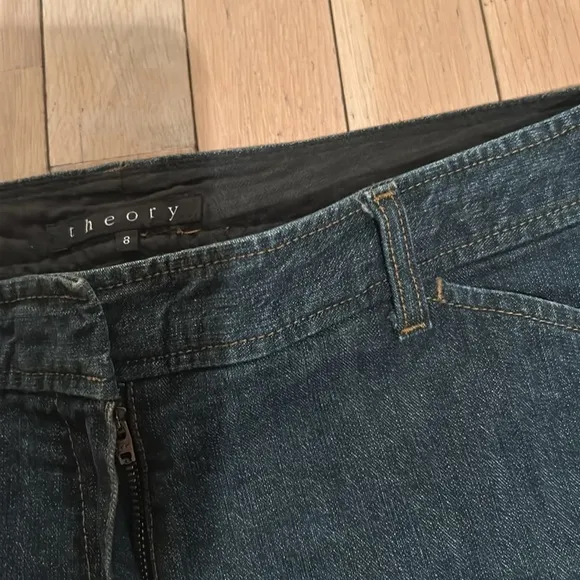 Theory Women’s Mid-High Waisted Dark Wash Jeans w/ No back pockets Size 8