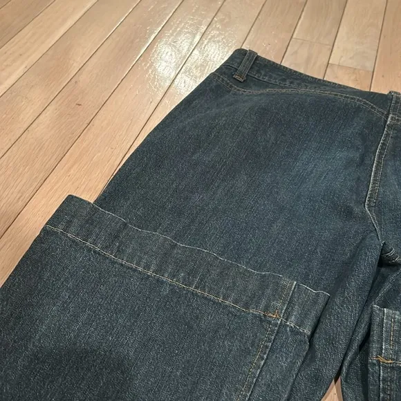 Theory Women’s Mid-High Waisted Dark Wash Jeans w/ No back pockets Size 8