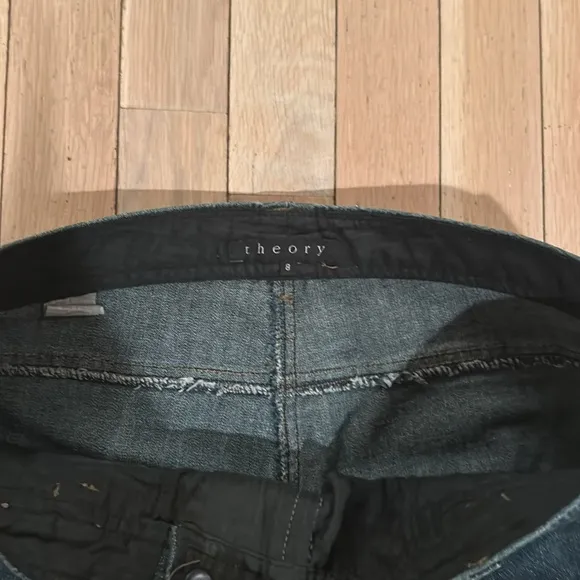Theory Women’s Mid-High Waisted Dark Wash Jeans w/ No back pockets Size 8