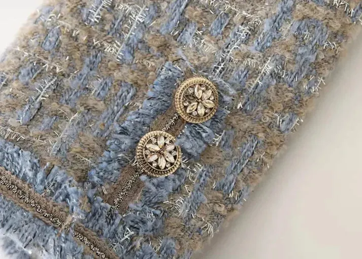 Tweed jackets with fringes, buttons and practical pockets for women