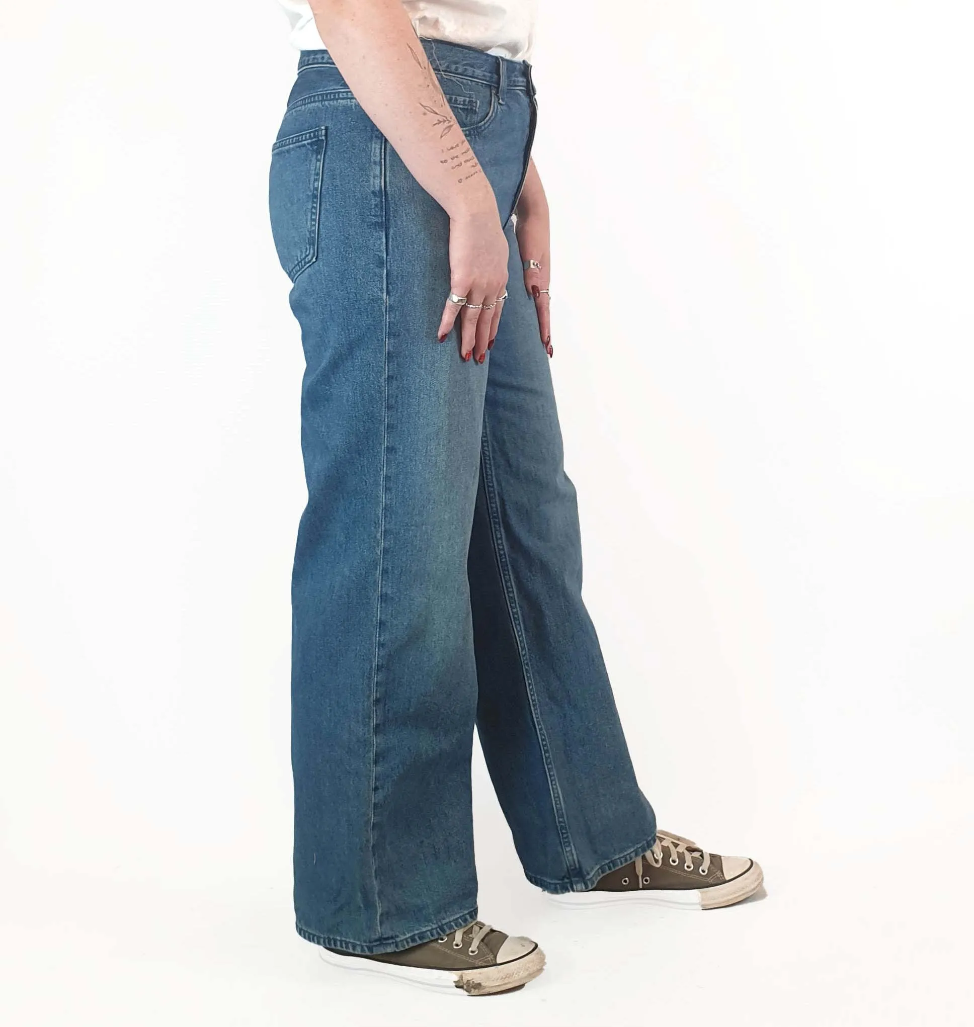 Uniqlo mid-denim wide leg jeans size 29, best fits 12-14
