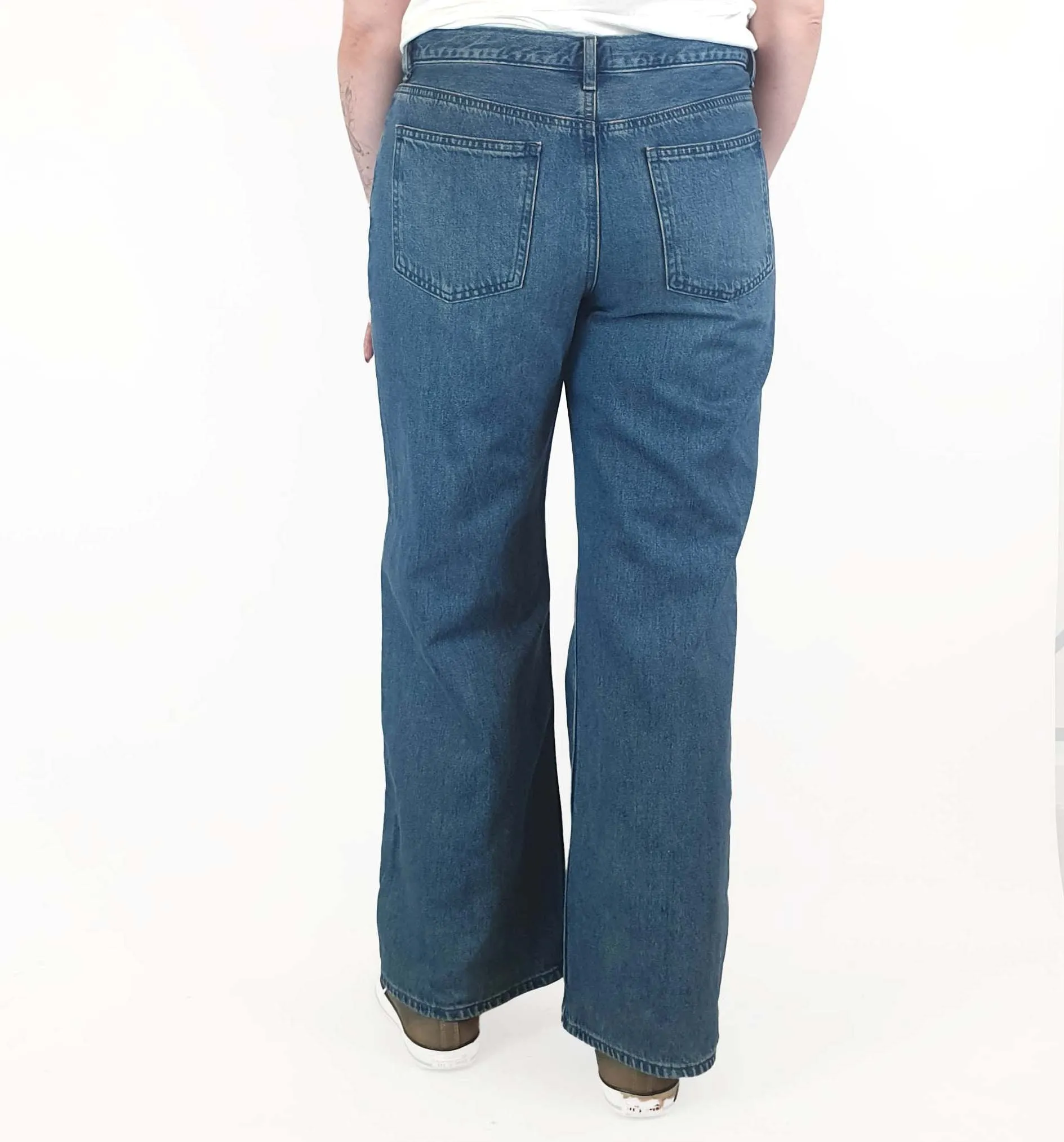 Uniqlo mid-denim wide leg jeans size 29, best fits 12-14