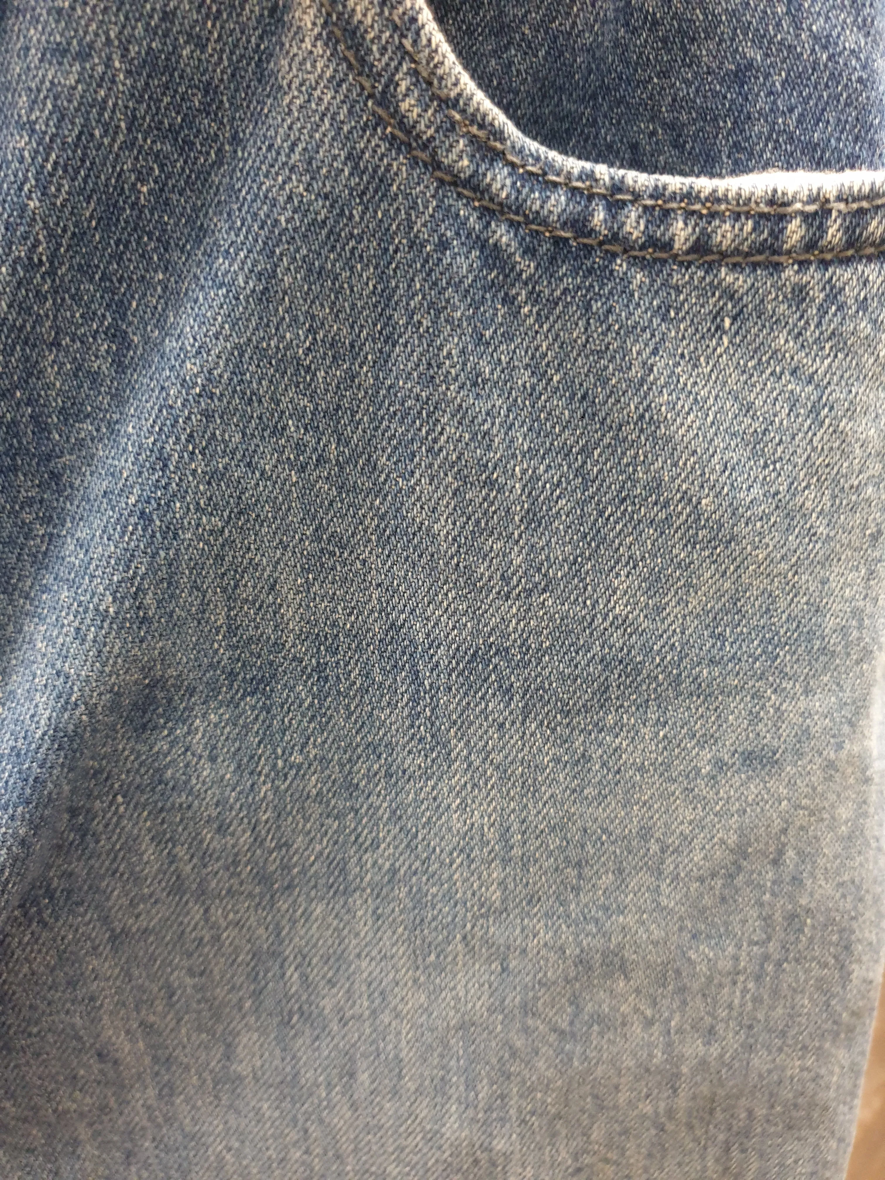 Uniqlo mid-denim wide leg jeans size 29, best fits 12-14