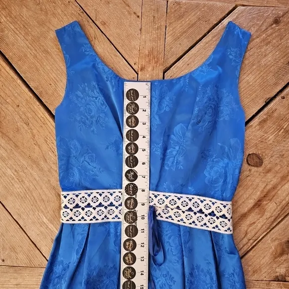 Vintage blue satin floral print dress. Dress has an Asian feel to it. Smoke free