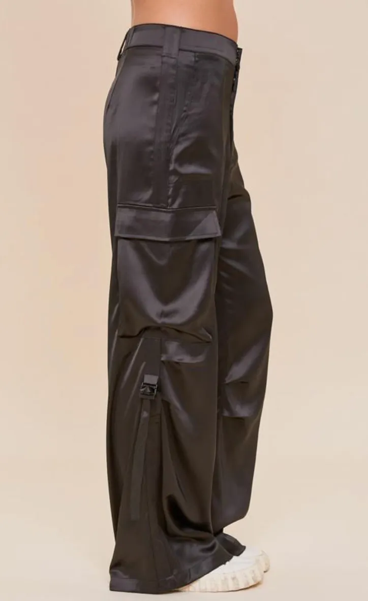 Wide Leg Cargo Pants